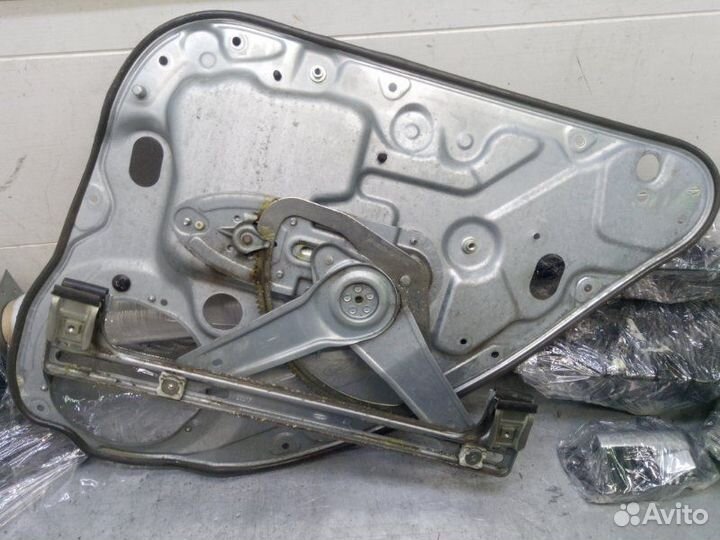 Стеклоподъемник задний левый Ford Focus 2 хетчбэк