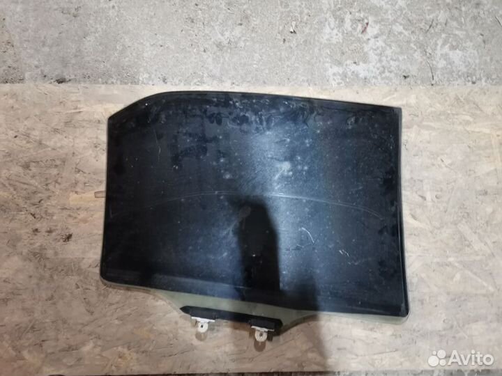 Стекло задней левой двери Lancer 9