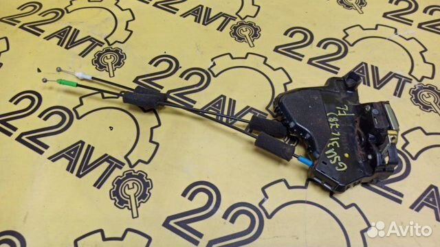 Замок двери передний левый Toyota Harrier GSU31