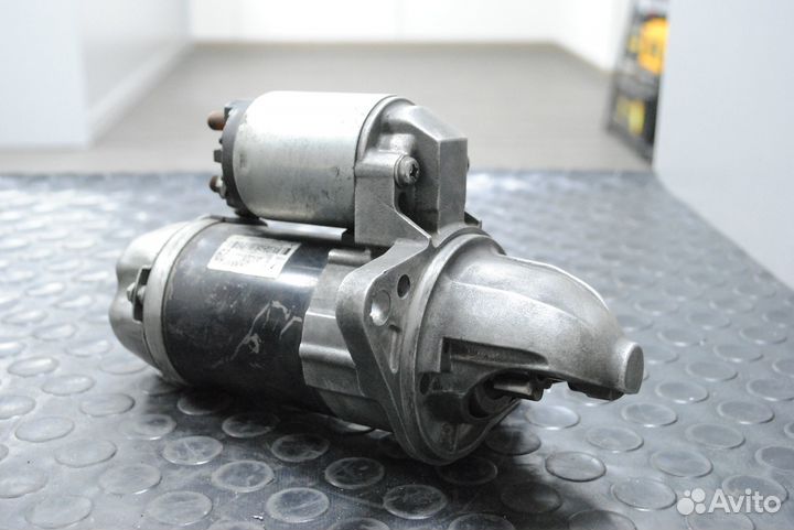 Стартер Subaru Forester 2.0 (A/T), Tribeca 3.0 б/у