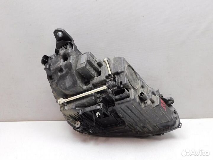 Фара левая Mercedes-Benz E-Class