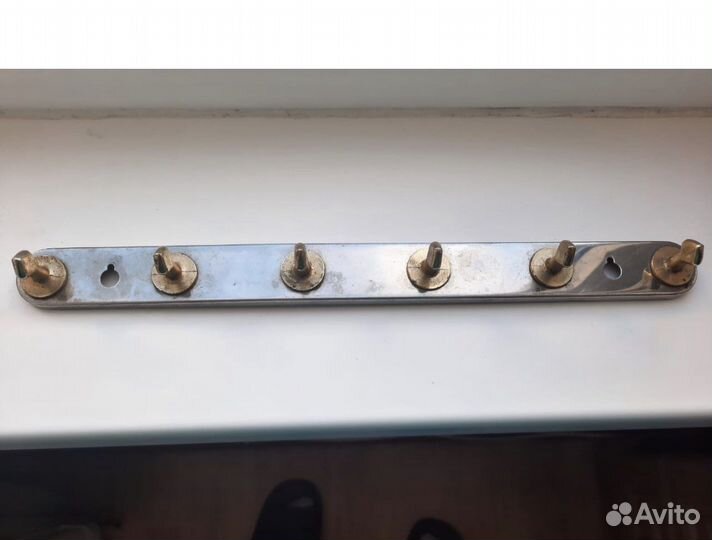 Вешалка настенная