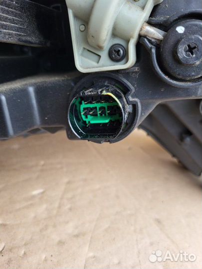 Фара передняя левая Kia Carnival 2020-2023