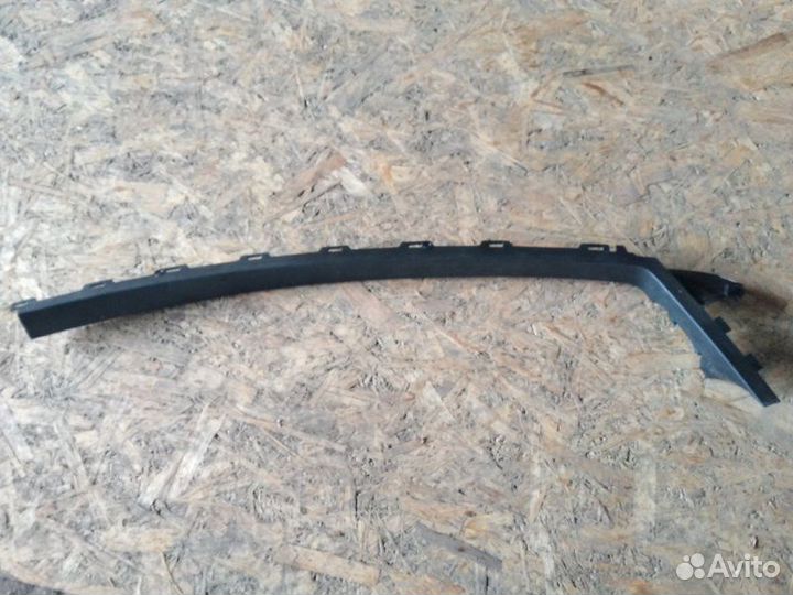 Накладка двери передняя правая Ford Focus 3 CB8