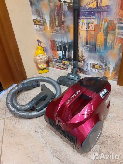 Пылесос LG 2000w бу