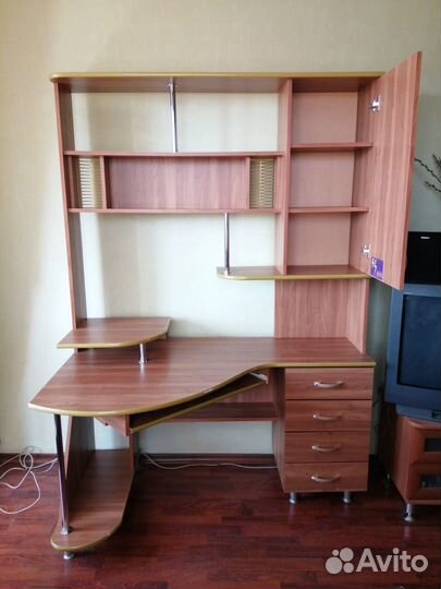 Компьютерный стол