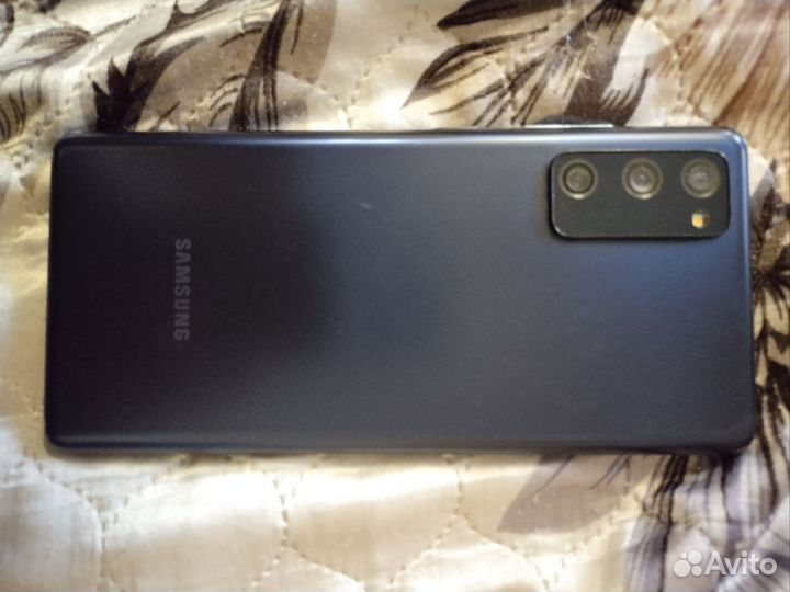 Телефон Samsung Galaxy S20 FE