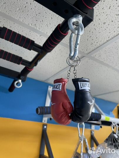 Брелок для ключей (перчатка)