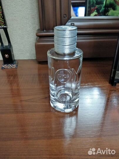 Пустые флаконы от оригинального парфюма