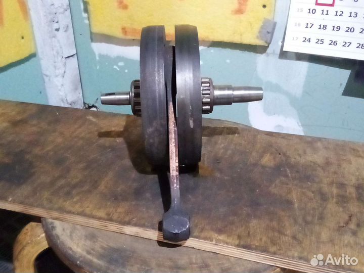 Коленвал двигателя мотоцикла Иж Планета 5
