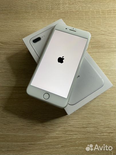 iPhone 8 Plus, 64 ГБ