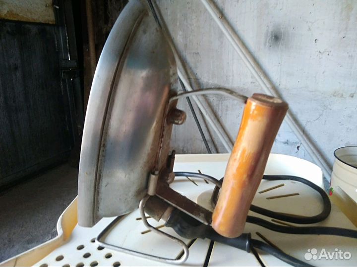 Утюг старинный
