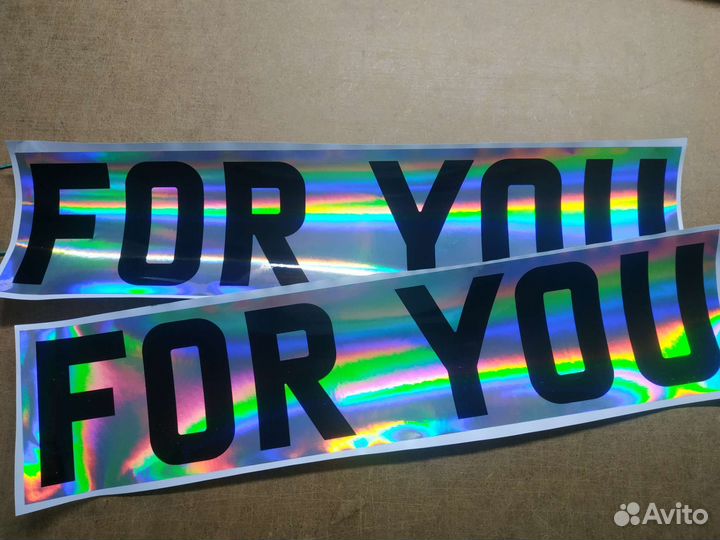 Печать на голограмме, наклейки, печать наклеек