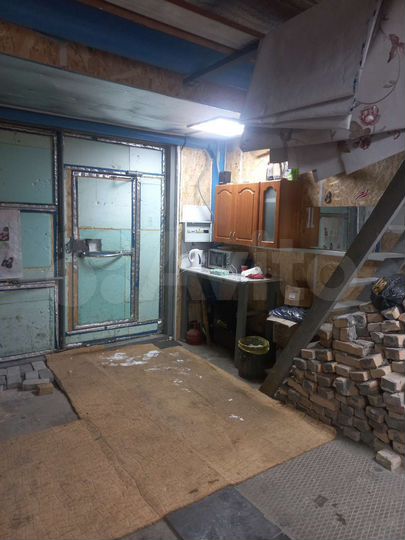 Гараж, > 30 м²