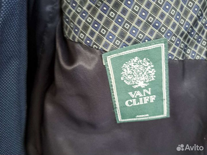 Костюм школьный