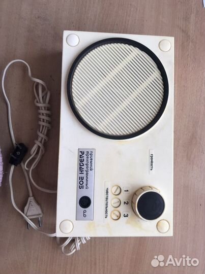 Виниловый проигрыватель и радио