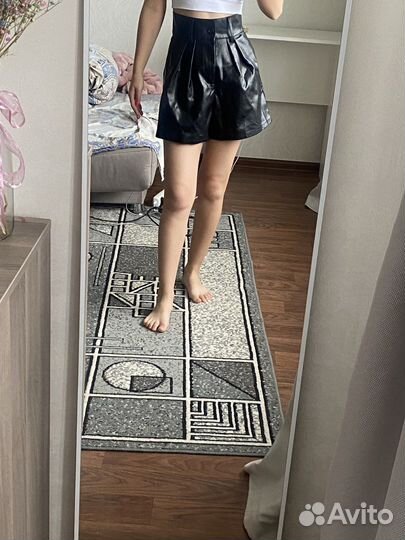 Кожаные шорты