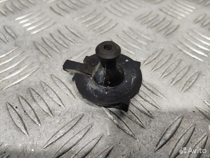 Б/У Опора радиатора Mercedes#001