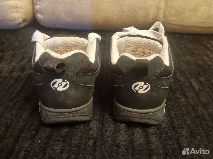 Кроссовки на колесиках heelys