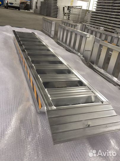 Сходни алюминиевые для спецтехники 2,3х0,4х3000кг