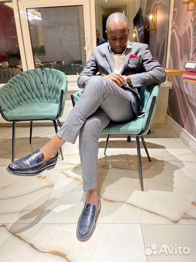 Преподаватель по французскому и английскому языкам