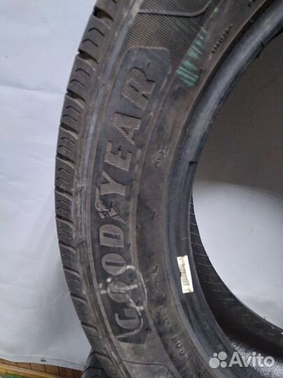 Goodyear EfficientGrip Cargo 215/60 R17C 109H