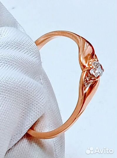 Золотое кольцо с фианитом 16,5р
