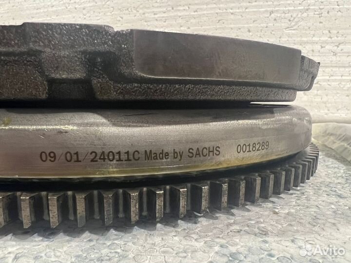 Маховик двухмассовый Hyundai/Kia 2294002169 Sachs