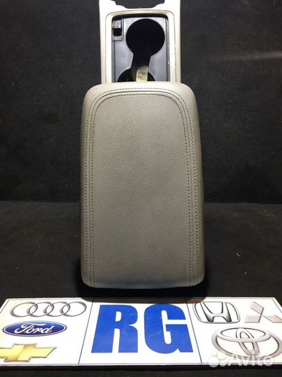 Подлокотник Opel Antara 2.2 A22DM 2011