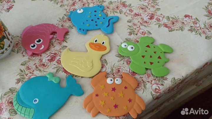Игрушки а ванну для малышей