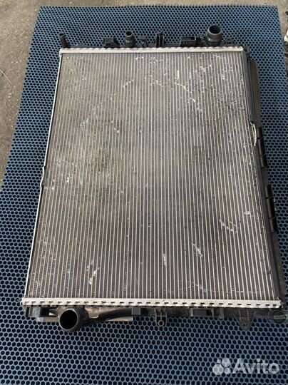 Радиатор охлождения Мерседес w222