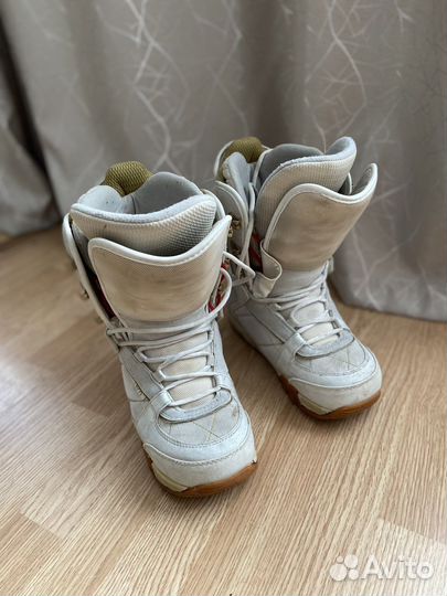 Сноубордические ботинки женские 38 размер