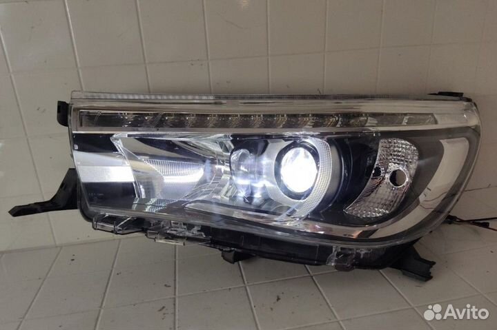 Фара LED левая передняя toyota hilux 8 2015-2020 8