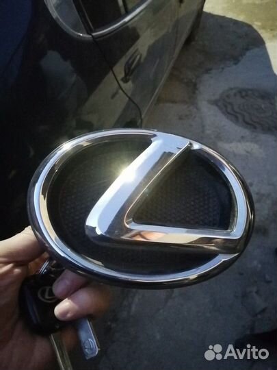Эмблема знак LX 570