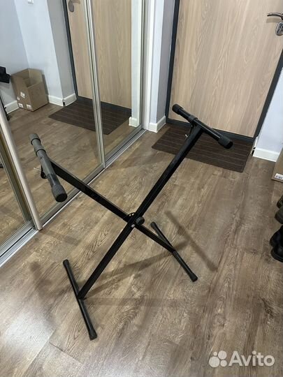 Стойка для синтезатора