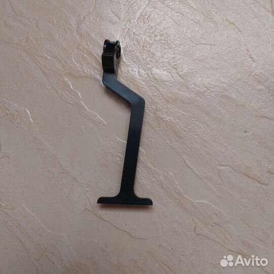 Рычажок для открытия капота w221 S63