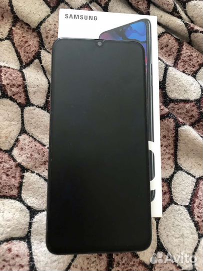 Телефон Samsung а70