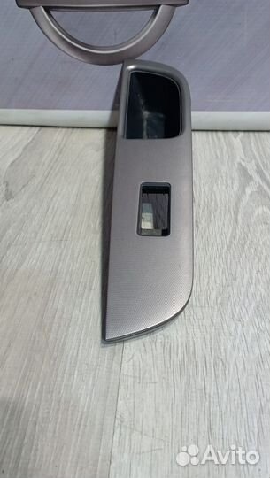 Накладка блока кнопок стеклоподъемника Nissan tiid