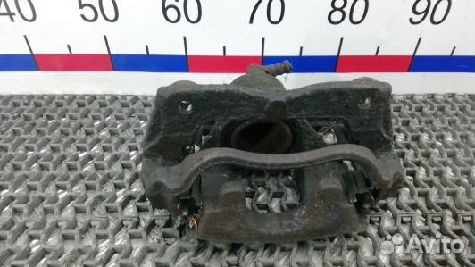 Суппорт тормозной передний правый toyota verso AR2