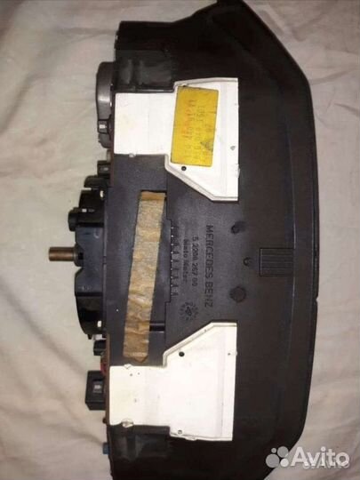 Приборная панель на мерседес 124 3,2- 2,8