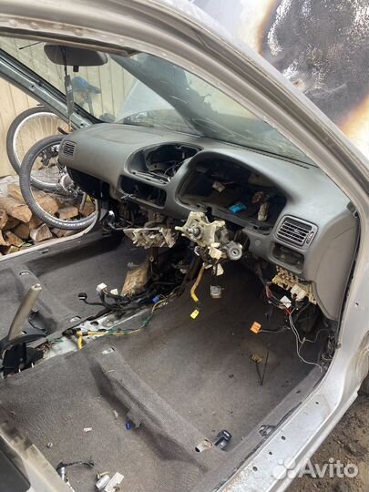 Разбор toyota corolla 110