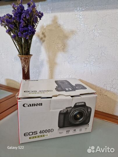 Canon eos 4000d kit