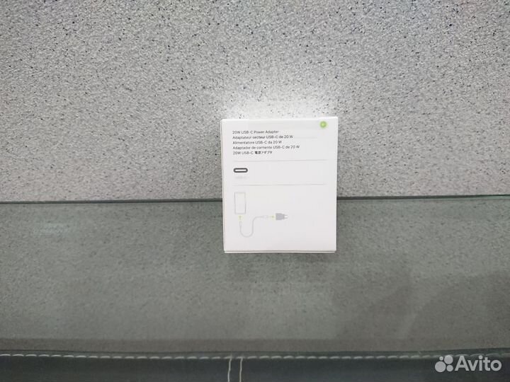 Зарядное устройство Apple 20W USB-C Power Adapter