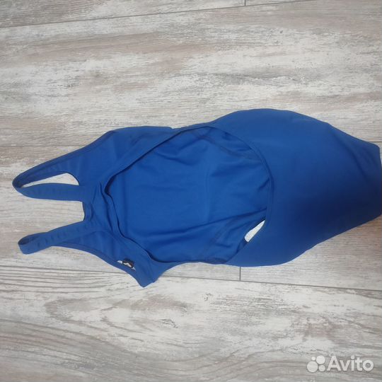 Купальник и шапочка для девочки arena