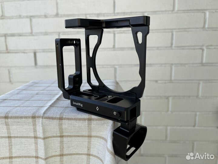 Полуклетка SmallRig 2236 для Sony A73 A7R3 новая