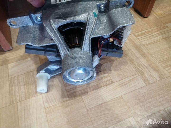 Двигатель стиральной машины Whirlpool