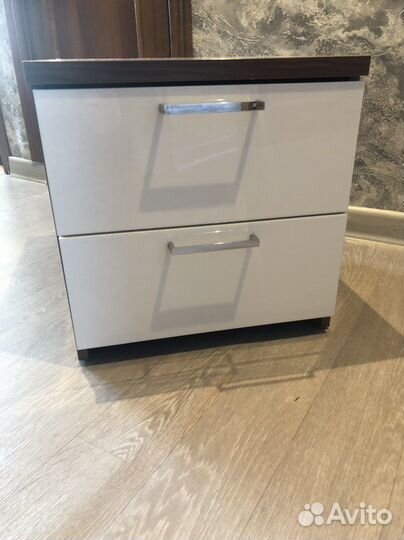 Тумба прикроватная