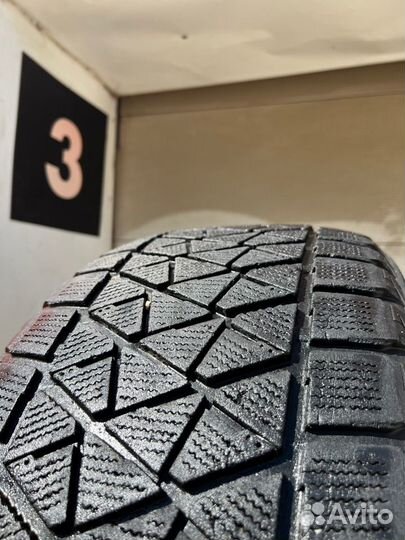 Bridgestone Blizzak DM-V2 275/50 R22