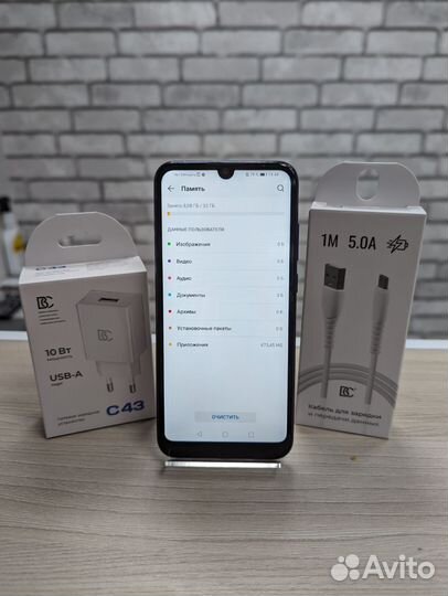 Телефон Honor 8a