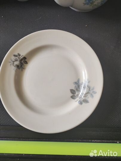Фарфоровые тарелки